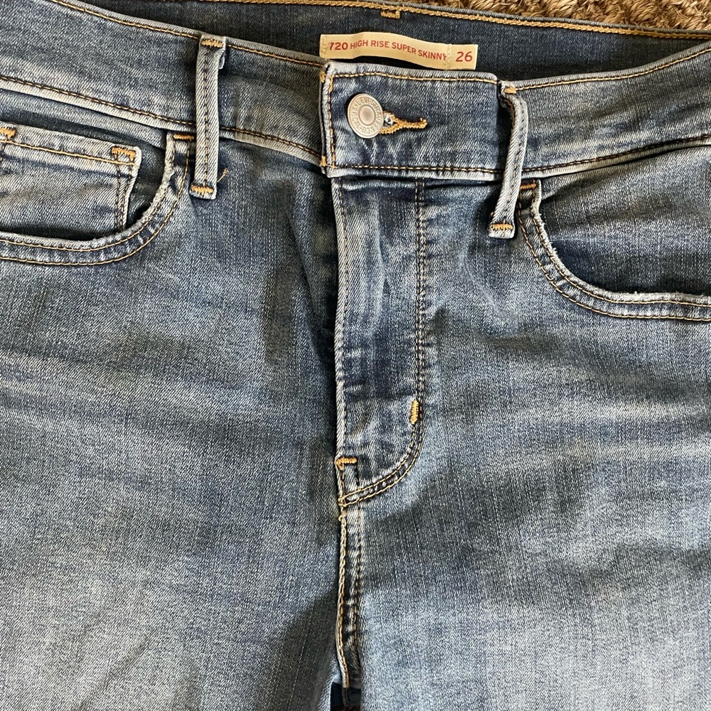 Levi’s High Rise Skinny - Picture 2 of 3